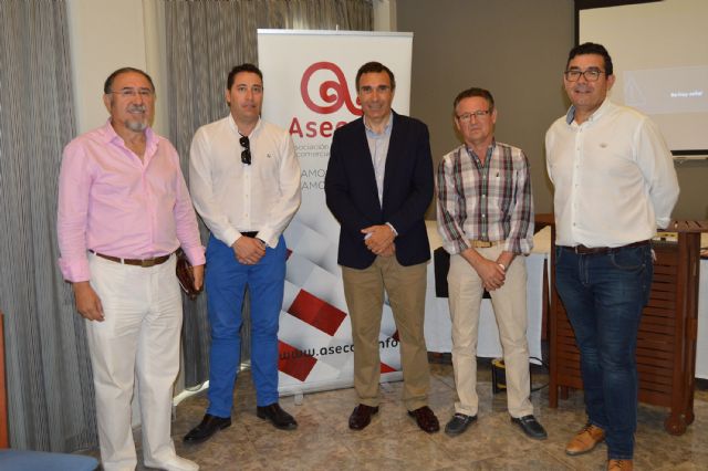 El director de desarrollo de negocio de ENAE enseña a los socios de ASECOM a vender más y mejor - 1, Foto 1