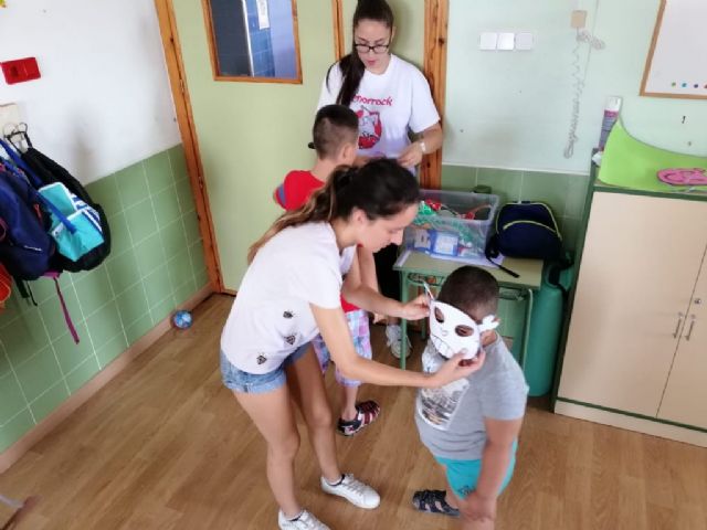 Una treintena de niños asisten en julio a las escuelas de verano puestas en marcha por D´Genes en Murcia, Cartagena y Totana, Foto 6