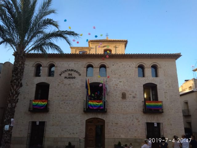 Éxito de participación en la lectura del Manifiesto LGTBI y Taller de diversidad. - 3, Foto 3