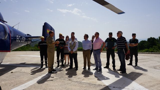 El delegado del Gobierno destaca el trabajo coordinado, leal y eficiente de todas las administraciones en la lucha contra los incendios forestales - 2, Foto 2