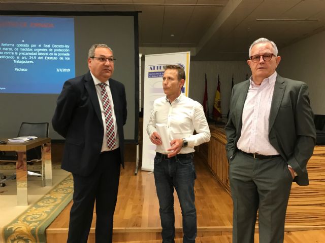 Éxito de participación en la Jornada Criterios de inspección de trabajo sobre control horario - 1, Foto 1