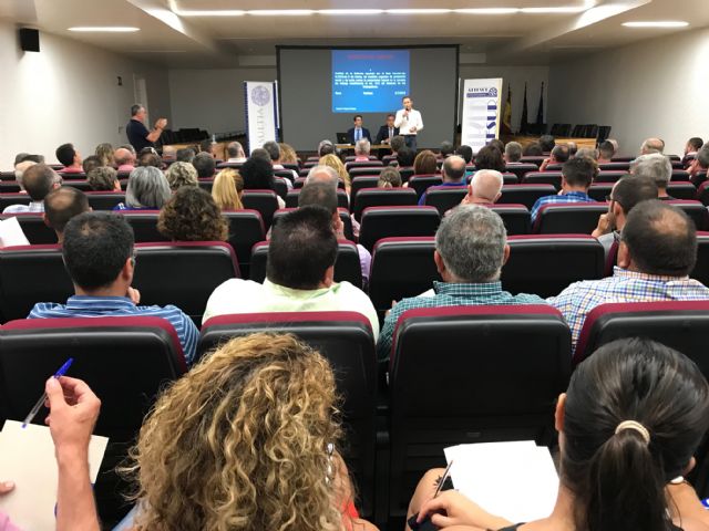 Éxito de participación en la Jornada Criterios de inspección de trabajo sobre control horario - 3, Foto 3