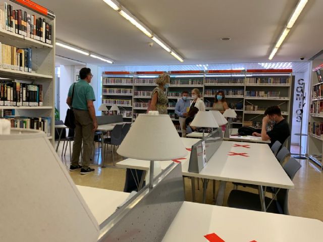 Más de mil usuarios utilizan los puestos de estudio y consulta en sala de las Bibliotecas de Murcia desde su reapertura - 1, Foto 1