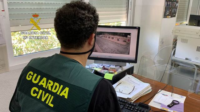 La Guardia Civil detiene a persona por supuestos abusos sexuales y exhibicionismo a menores de edad - 3, Foto 3
