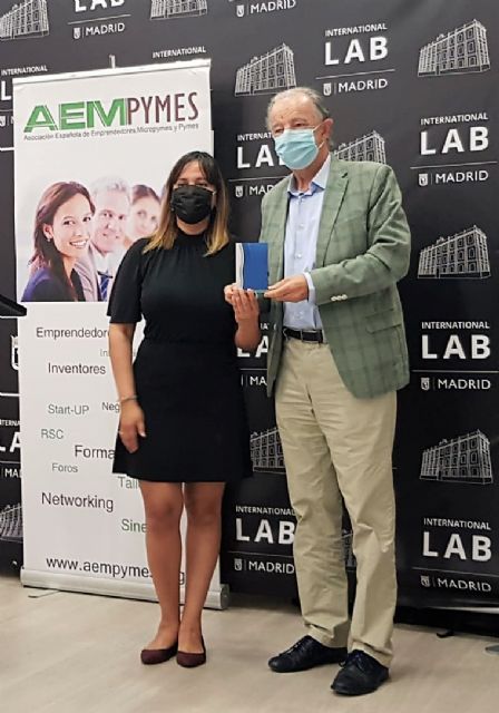 Eduardo Abadía, Director Ejecutivo de la AEF, recibe el 'Premio Líder 2000' - 2, Foto 2