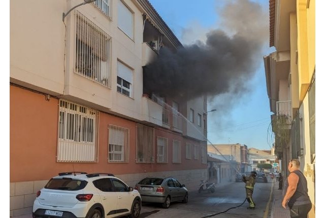El Ayuntamiento agradece la rpida intervencin de los agentes de seguridad y bomberos en el incendio que tuvo lugar la tarde de ayer, Foto 1
