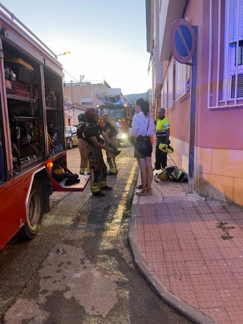 El Ayuntamiento agradece la rpida intervencin de los agentes de seguridad y bomberos en el incendio que tuvo lugar la tarde de ayer, Foto 2