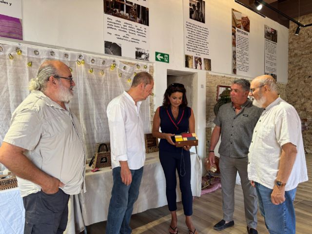 La Casa del Artesano de Lorca dedica julio a la carpinter�a, la taracea y el pirograbado dentro de la iniciativa '12 meses, 12 oficios'