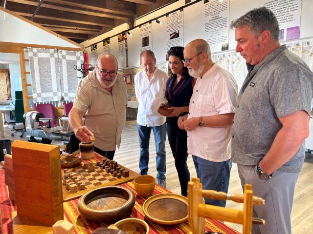 La Casa del Artesano de Lorca dedica julio a la carpintería, la taracea y el pirograbado dentro de la iniciativa 12 meses, 12 oficios - 3, Foto 3