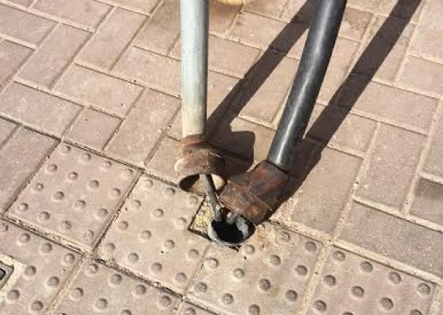 El PSOE alerta del peligro por cableado eléctrico al descubierto tras las obras de San Diego - 2, Foto 2