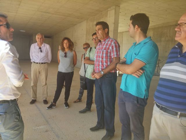Los diputados del Grupo Socialista visitan el inacabado Museo Regional de Paleontología en Torre Pacheco - 1, Foto 1