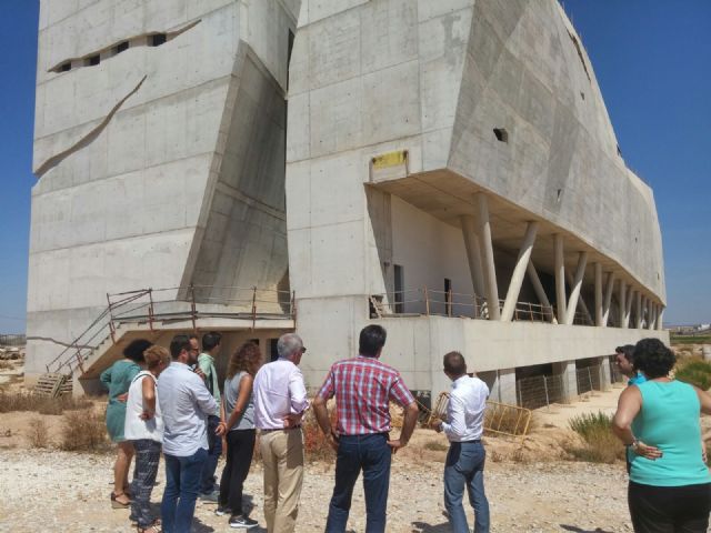Los diputados del Grupo Socialista visitan el inacabado Museo Regional de Paleontología en Torre Pacheco - 2, Foto 2