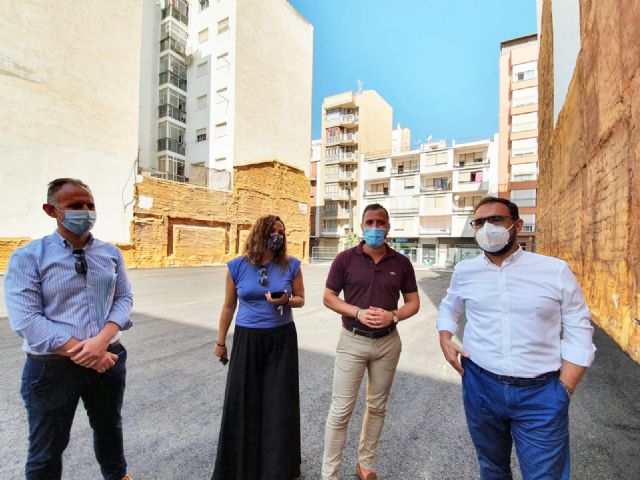 El Ayuntamiento de Lorca acondiciona un céntrico solar para la creación de 24 nuevas plazas de aparcamiento público - 1, Foto 1