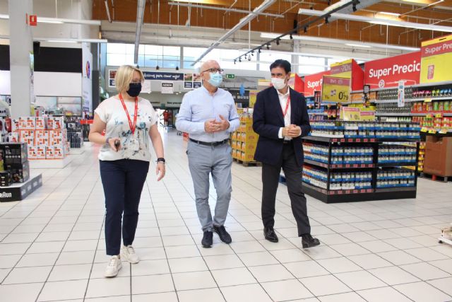 El concejal de Sanidad supervisa las medidas de seguridad e higiene de los centros comerciales Carrefour - 1, Foto 1