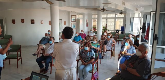 Charla de Mateo Celdrán sobre el compromiso de la Armada Española con la protección del Medio Ambiente - 3, Foto 3