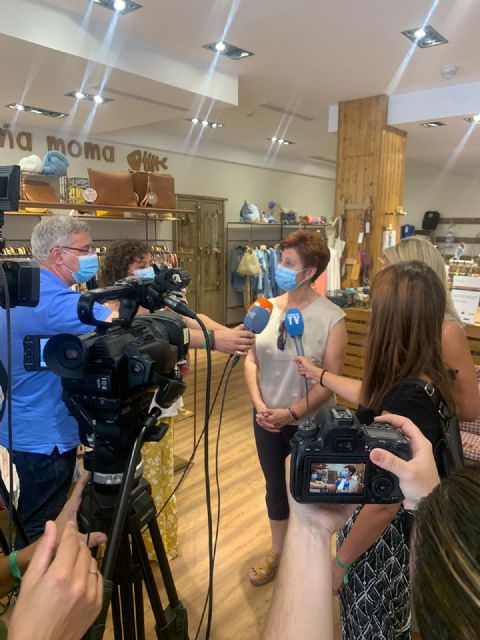 Columbares y Pequeña Moma se unen en la lucha contra los mensajes de odio - 1, Foto 1