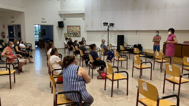El Ayuntamiento de Puerto Lumbreras contrata a 16 desempleados de larga duración para tareas de limpieza de espacios públicos - 2, Foto 2