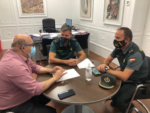 El alcalde traslada a la Guardia Civil el acuerdo de pleno sobre delitos informáticos - 1, Foto 1