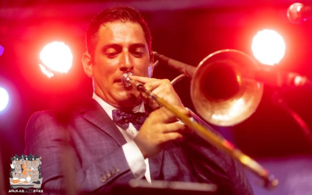 Arranca la segunda edición del Águilas Jazz 2022 con la actuación de Potato Head Jazz Band que hizo vibrar a los más de 225 asistentes en la plaza de Antonio Cortijos - 4, Foto 4