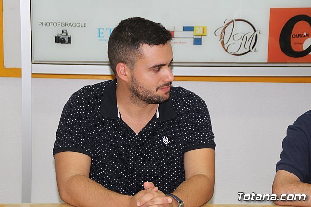 Presentan al nuevo entrenador de Tercera División del Club de Fútbol Sala Capuchinos, Joaquín Medina Fernández, Foto 4