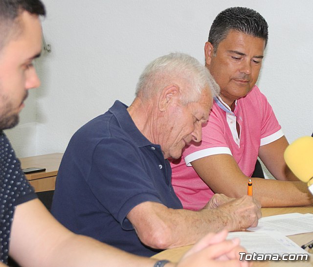 Presentan al nuevo entrenador de Tercera División del Club de Fútbol Sala Capuchinos, Joaquín Medina Fernández, Foto 8