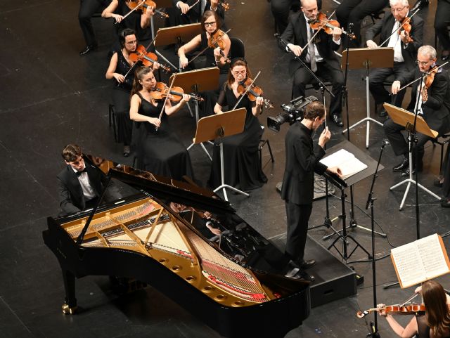 Jaeden Izik-Dzurko logra el primer premio y medalla de oro del XX concurso internacional de piano de Santander - 4, Foto 4