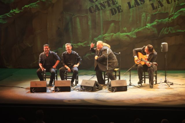 El templo del flamenco se impregna de pureza y verdad con el cante de Ezequiel Benítez y Mayte Martín - 4, Foto 4