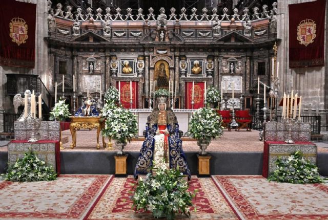 La Virgen de los Reyes se engalana con historia y devoción para el besamanos de agosto - 1, Foto 1