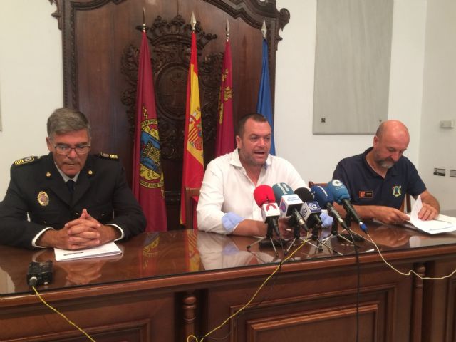 Las campañas de concienciación y la colaboración ciudadana hacen que Lorca disfrute de un verano tranquilo en sus playas - 1, Foto 1