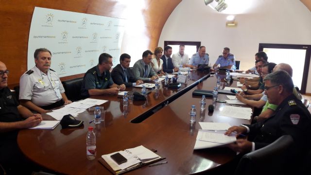 El plan de seguridad para la Feria de Lorca incorpora medio centenar de elementos de mobiliario urbano para bloquear el hipotético acceso de vehículos a zonas peatonales - 2, Foto 2