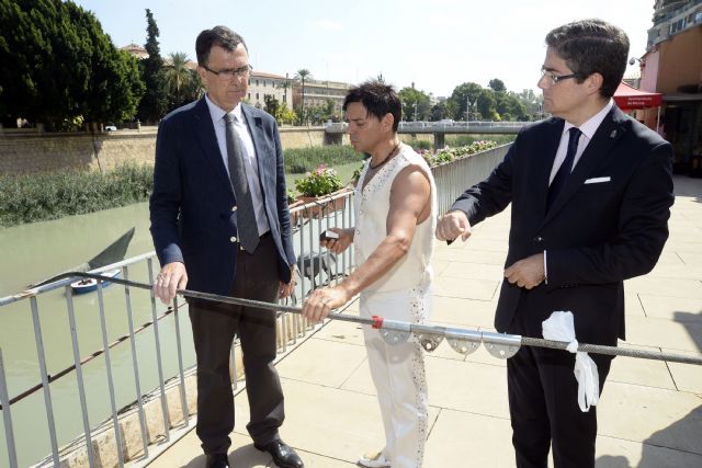 El río Segura acoge mañana el espectáculo el funambulista internacional del Circo del Sol Vicente Quirós - 2, Foto 2