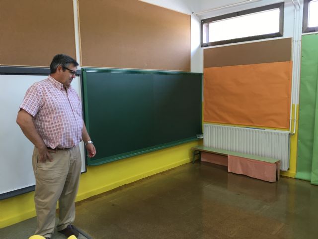 Puesta a punto por el Ayuntamiento de los centros escolares ante el inicio del nuevo curso - 2, Foto 2