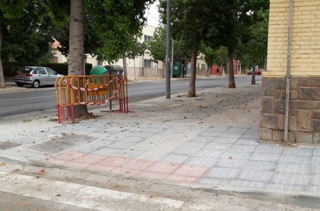 Infraestructuras realiza rebajes de acera en varios puntos del municipio para mejorar la accesibilidad - 1, Foto 1