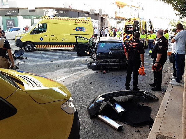 Accidente de tráfico en la Avenida Constitución en Mazarrón - 1, Foto 1