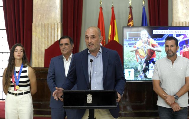 Murcia homenajea a Silvia Lloris, campeona de Europa y del Mundo de fútbol - 3, Foto 3