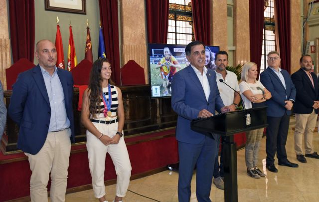 Murcia homenajea a Silvia Lloris, campeona de Europa y del Mundo de fútbol - 5, Foto 5