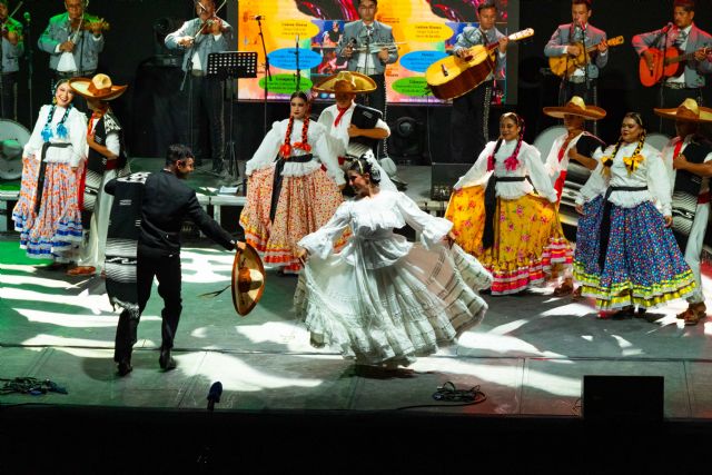 Calasparra se convierte un año más en un encuentro de culturas con la 28º edición del Festival Internacional de Folclore - 3, Foto 3