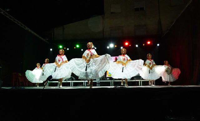 Calasparra se convierte un año más en un encuentro de culturas con la 28º edición del Festival Internacional de Folclore - 5, Foto 5