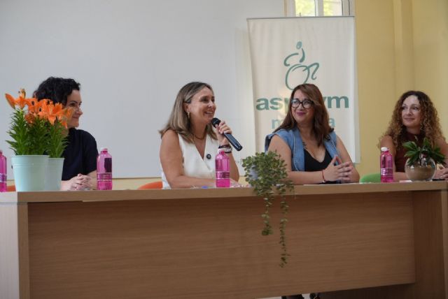 La consejera de Política Social destaca el apoyo del Gobierno regional a las personas con lesión medular para mejorar su calidad de vida y su autonomía personal - 2, Foto 2