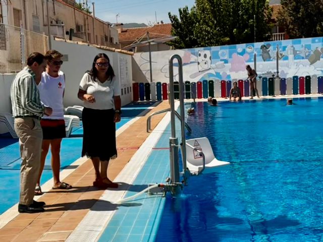 La Comunidad financia con 30.000 euros la mejora de la accesibilidad de la piscina de Ulea La Comunidad financia con 30.000 euros la mejora de la accesibilidad de la piscina de Ulea
