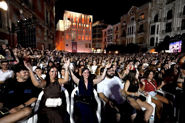 Miles de murcianos arropan a Walls en un multitudinario pregón que da comienzo a la Feria de Murcia 2026 - 4, Foto 4
