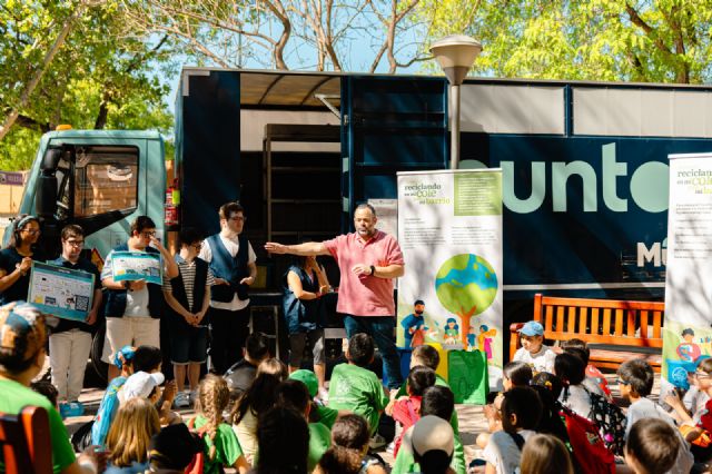 El Ayuntamiento de Murcia retoma en las aulas el programa �Reciclando en mi cole y en mi barrio�