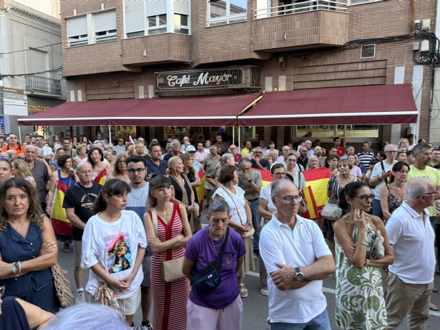 Centenares de vecinos de La Unión muestran su apoyo al pueblo de Ceuta a las puertas del Ayuntamiento - 4, Foto 4