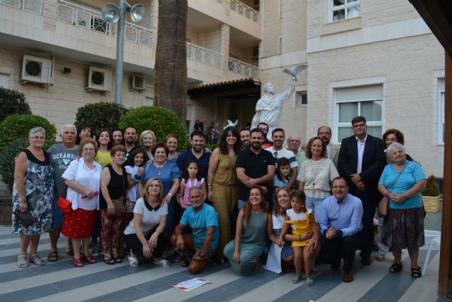 San Francisco preside desde ayer el patio de la Residencia de Ancianos de Águilas - 3, Foto 3