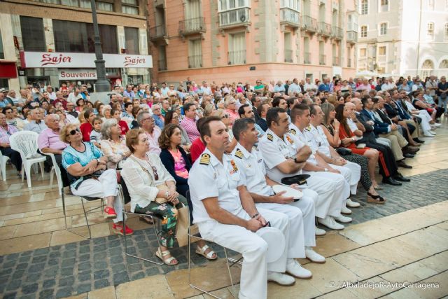 Centenares de personas arropan el homenaje a las Gentes del Mar en el Día de la Provincia Marítima - 2, Foto 2