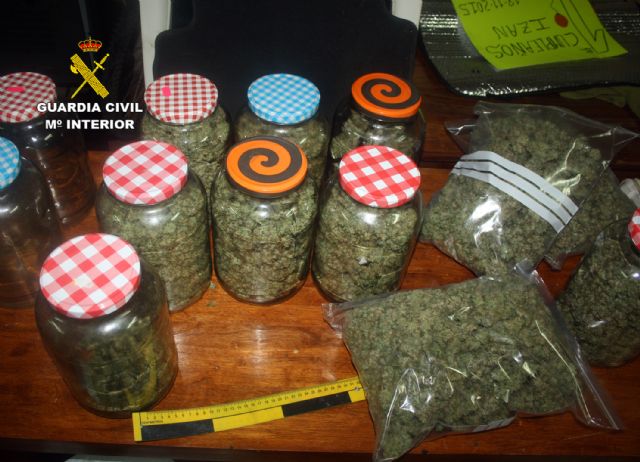 La Guardia Civil esclarece un robo con intimidación en una vivienda donde se ha desmantelado un punto de venta de droga - 3, Foto 3