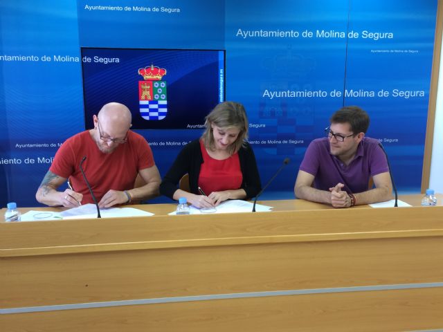 El Ayuntamiento de Molina de Segura firma un convenio con la Asociación No te prives para la realización de actividades de sensibilización contra la LGTBIfobia - 3, Foto 3