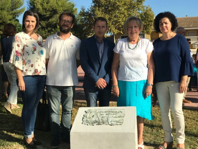 Placa conmemorativa Plantar un árbol en la plaza Ntra. Sra. de los Dolores, en Torre-Pacheco - 1, Foto 1