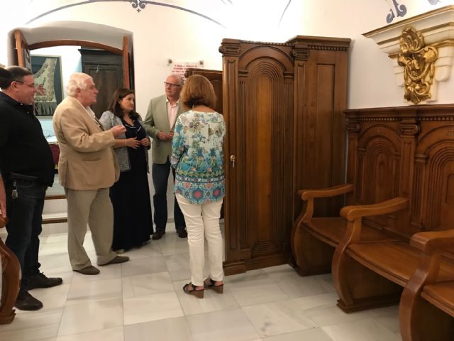 El Ayuntamiento finaliza los trabajos de restauración de la Capilla del Rosario con la construcción de un armario para la sacristía realizado por el taller municipal de carpintería - 1, Foto 1