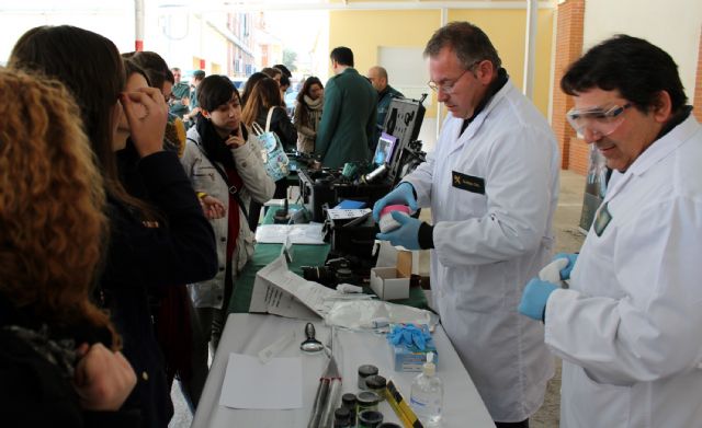 La Guardia Civil realiza una exhibición de recursos técnicos y humanos con motivo de la celebración de su Patrona - 4, Foto 4